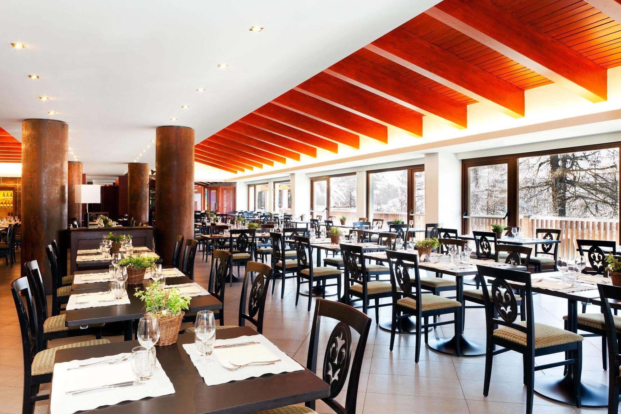 Hotel Sansicario Majestic Cesana Torinese Exterior foto